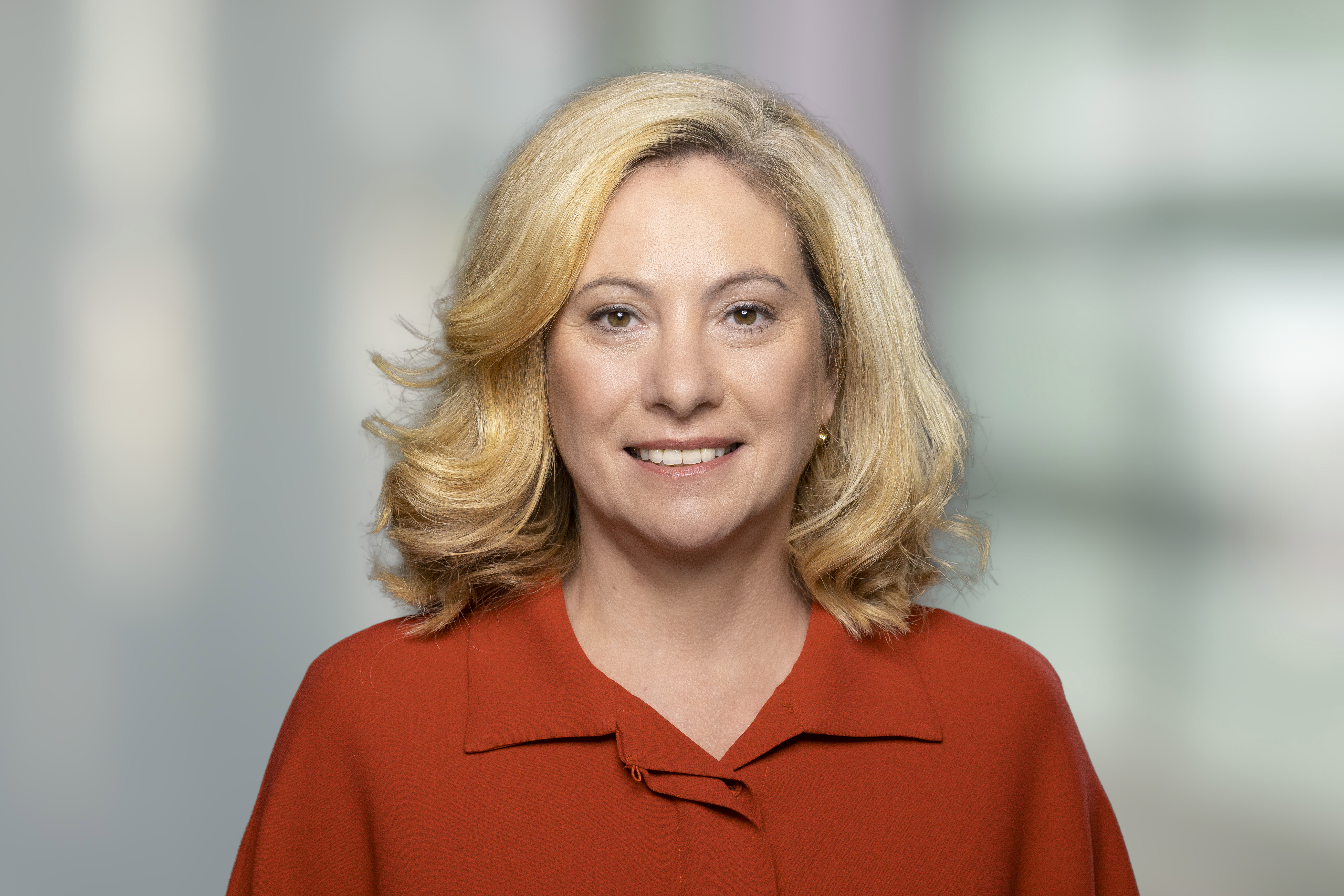 Frau Stefanie Seipel
